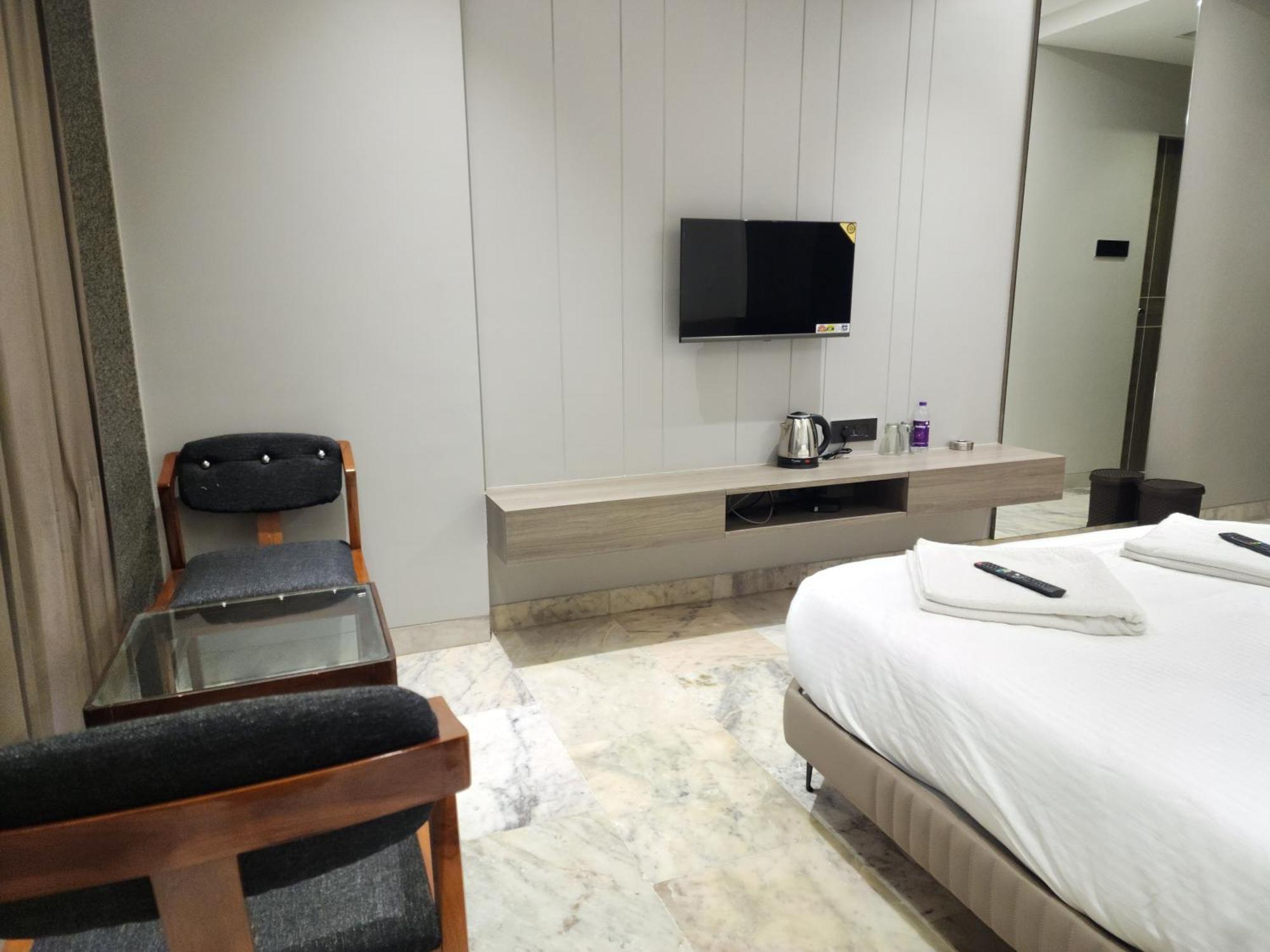 Hotel Statusinn, Ichalkaranji المظهر الخارجي الصورة
