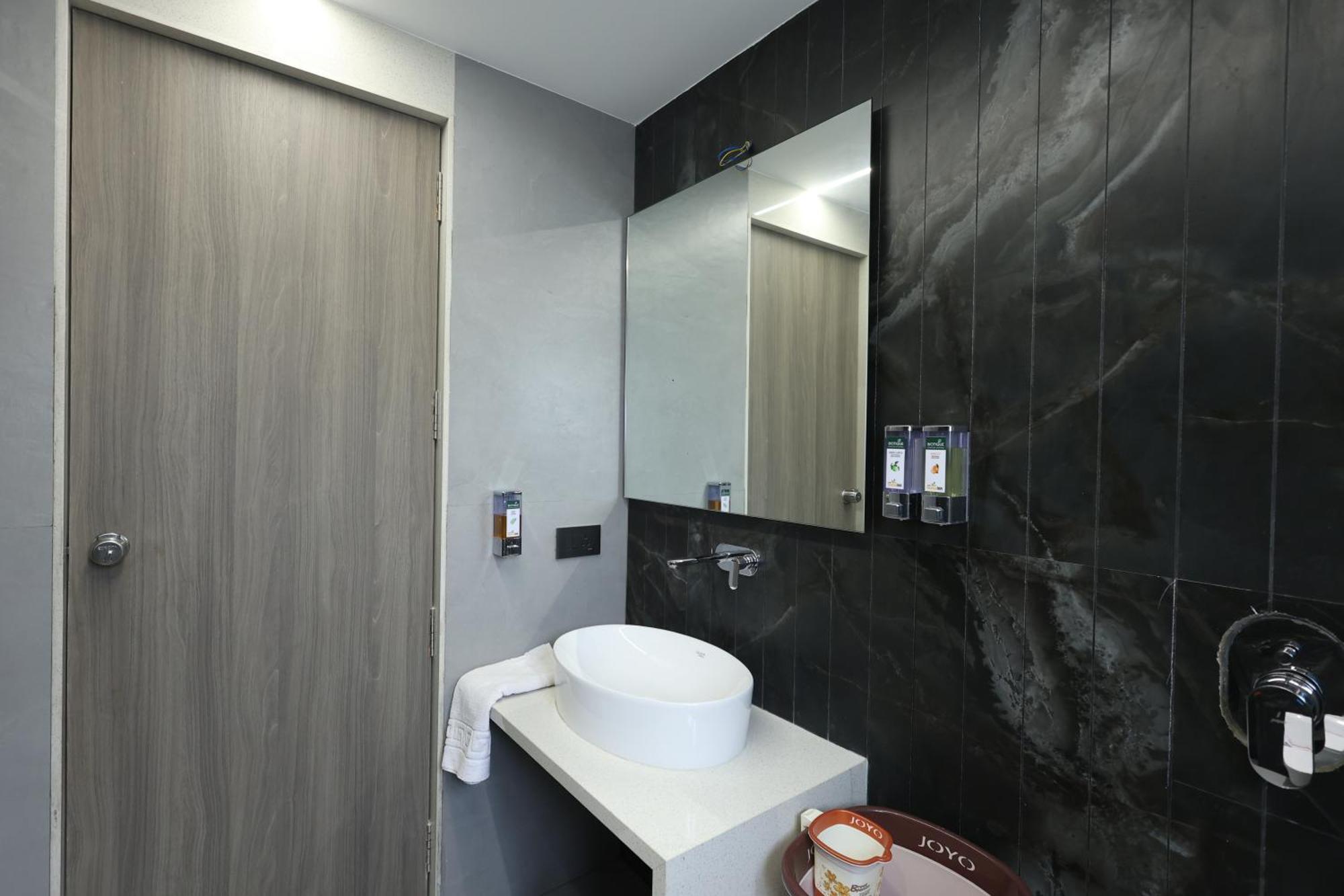 Hotel Statusinn, Ichalkaranji المظهر الخارجي الصورة