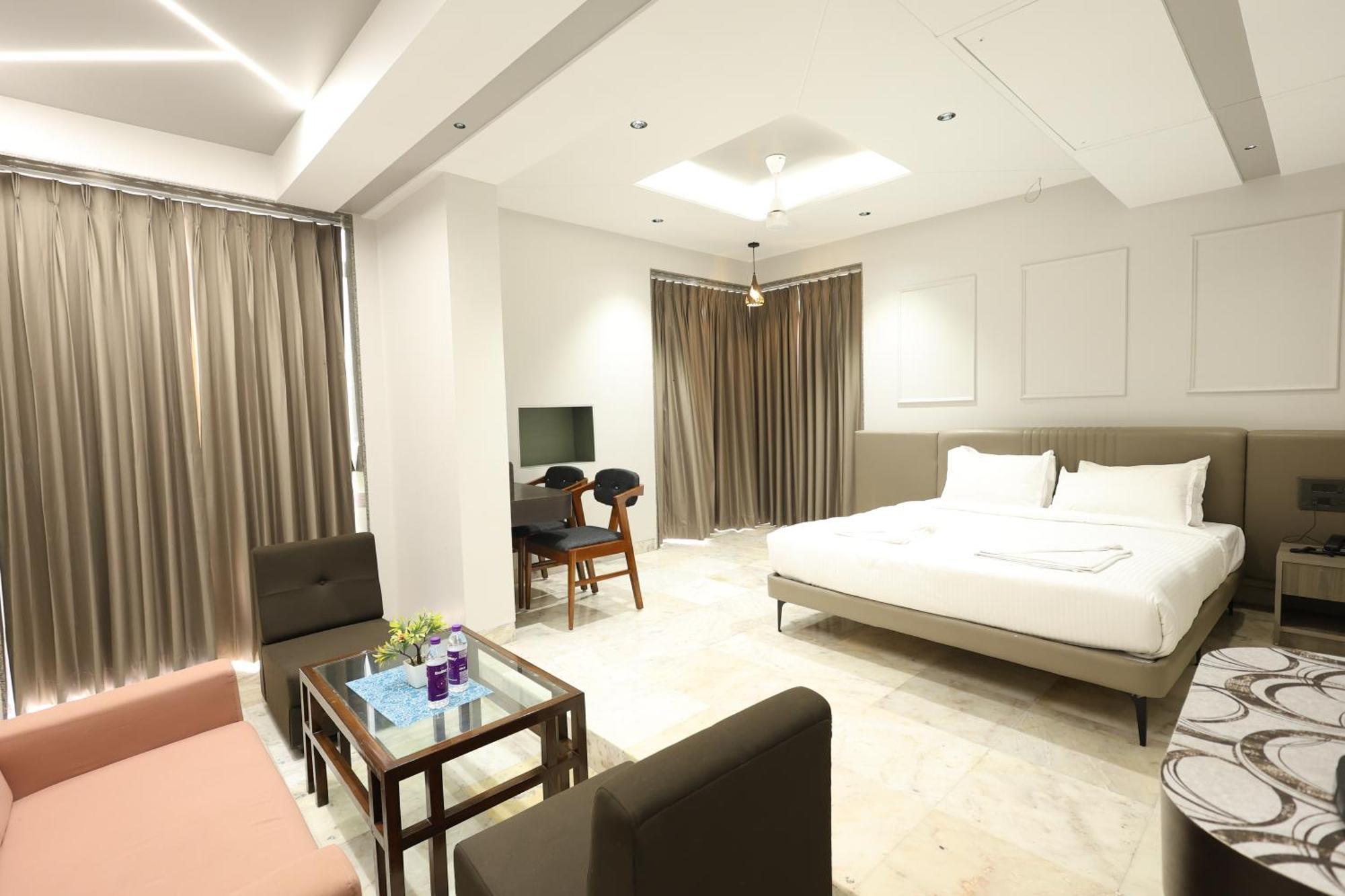 Hotel Statusinn, Ichalkaranji المظهر الخارجي الصورة