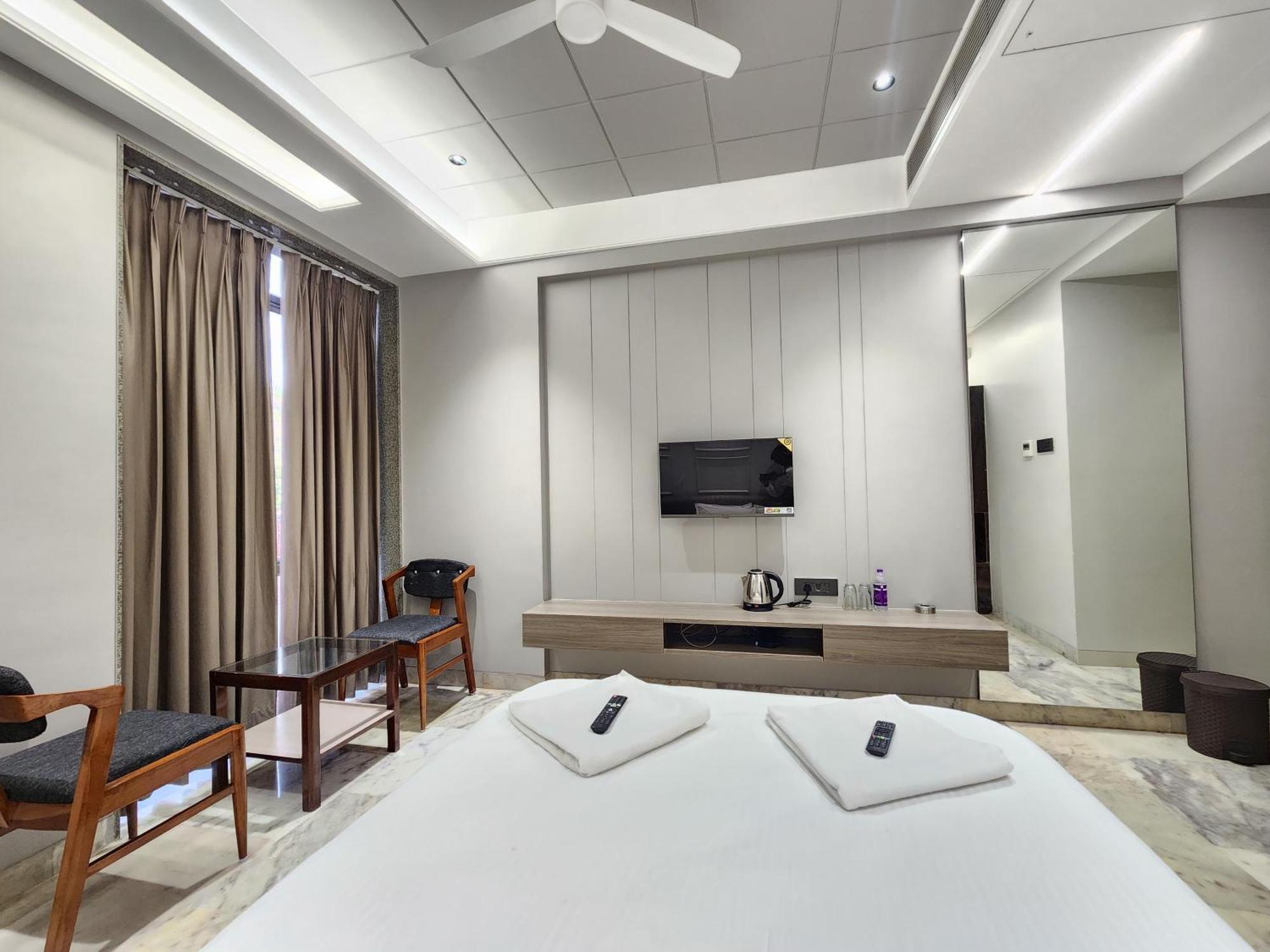 Hotel Statusinn, Ichalkaranji المظهر الخارجي الصورة