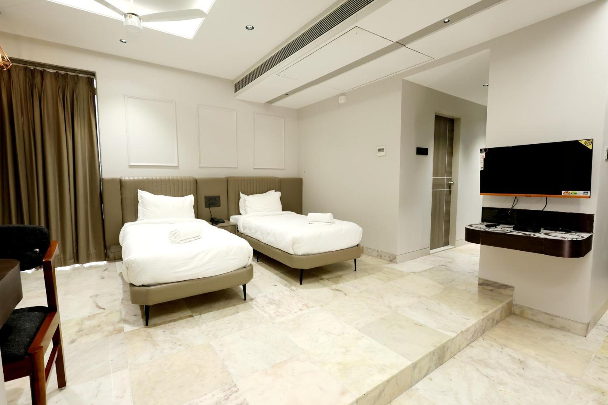 Hotel Statusinn, Ichalkaranji المظهر الخارجي الصورة