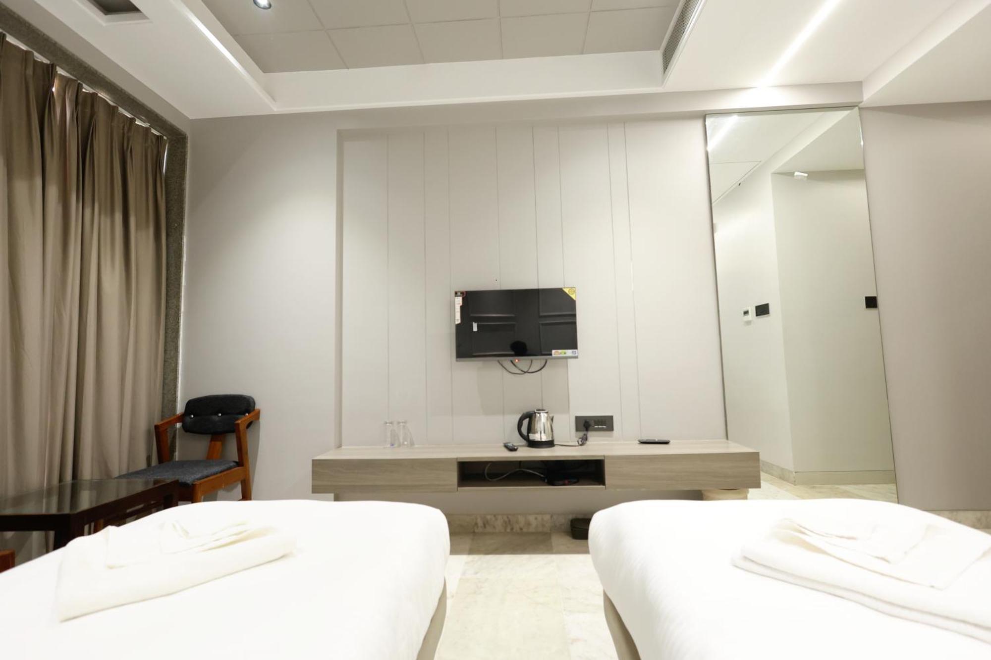 Hotel Statusinn, Ichalkaranji المظهر الخارجي الصورة