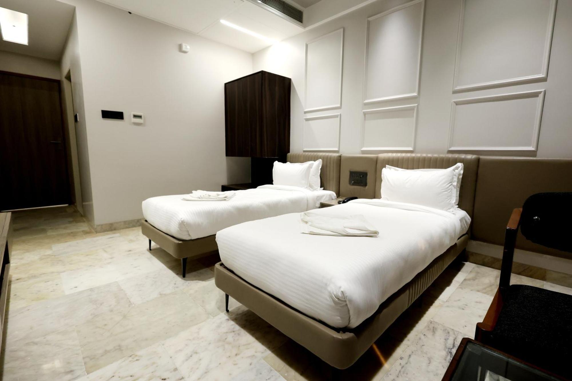 Hotel Statusinn, Ichalkaranji المظهر الخارجي الصورة