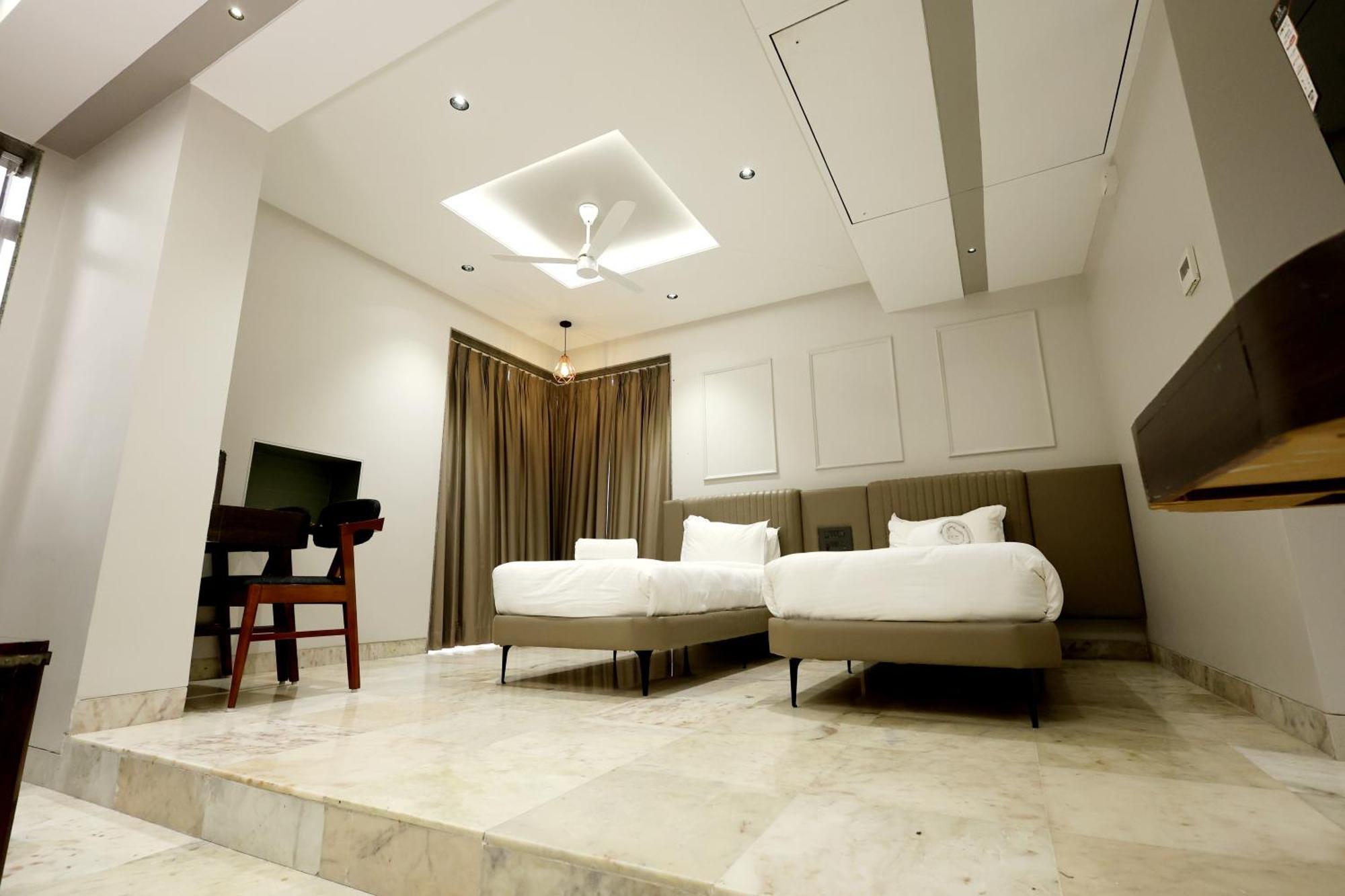 Hotel Statusinn, Ichalkaranji المظهر الخارجي الصورة