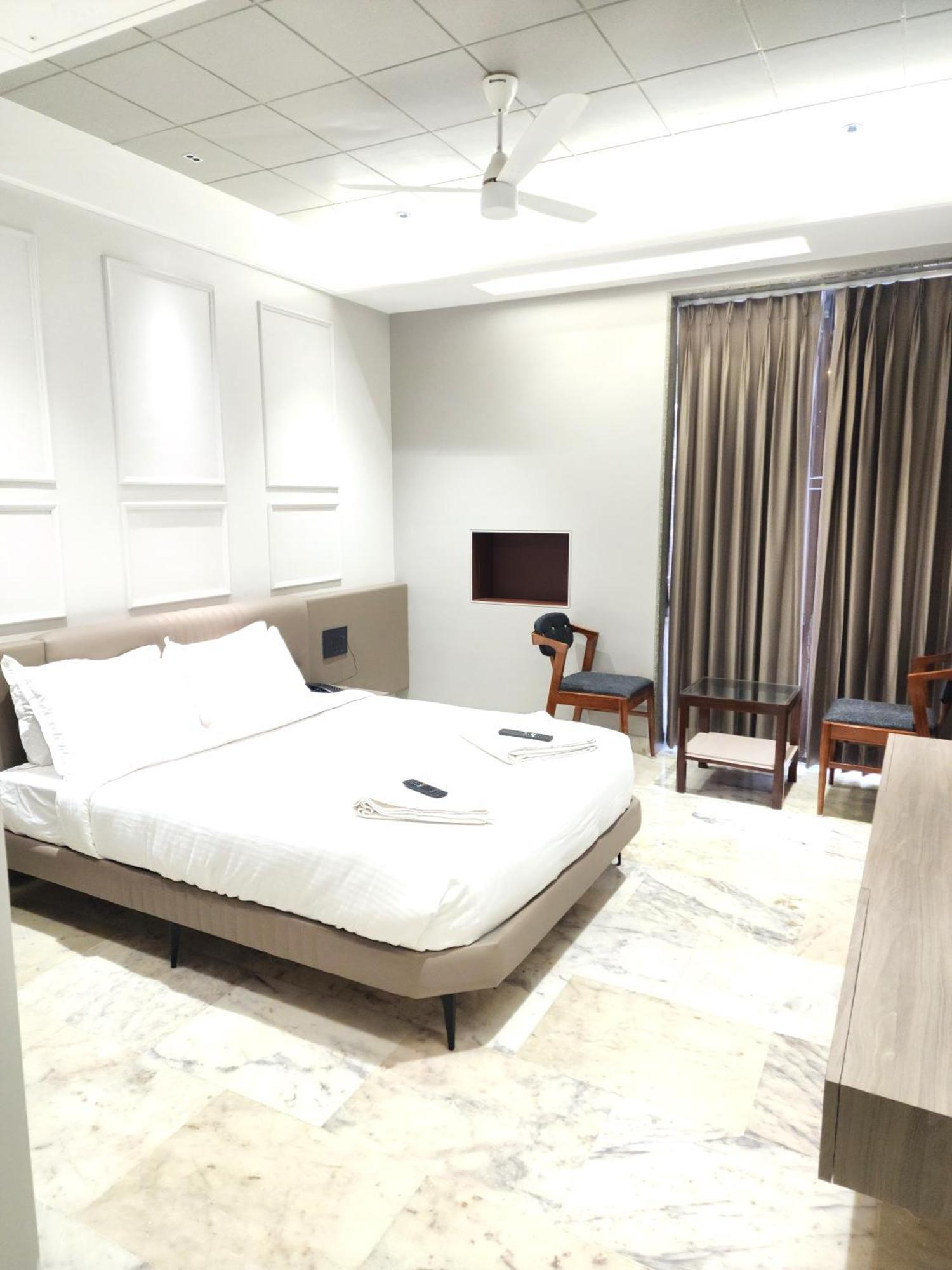 Hotel Statusinn, Ichalkaranji المظهر الخارجي الصورة