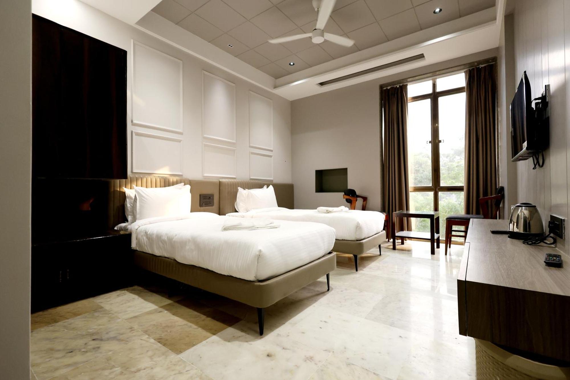 Hotel Statusinn, Ichalkaranji المظهر الخارجي الصورة