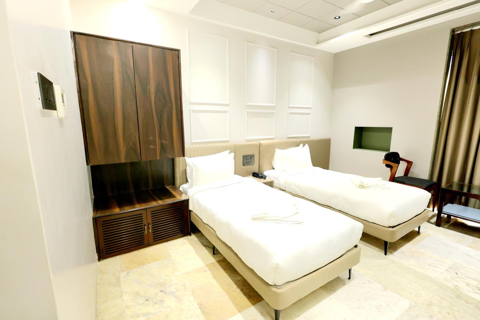 Hotel Statusinn, Ichalkaranji المظهر الخارجي الصورة