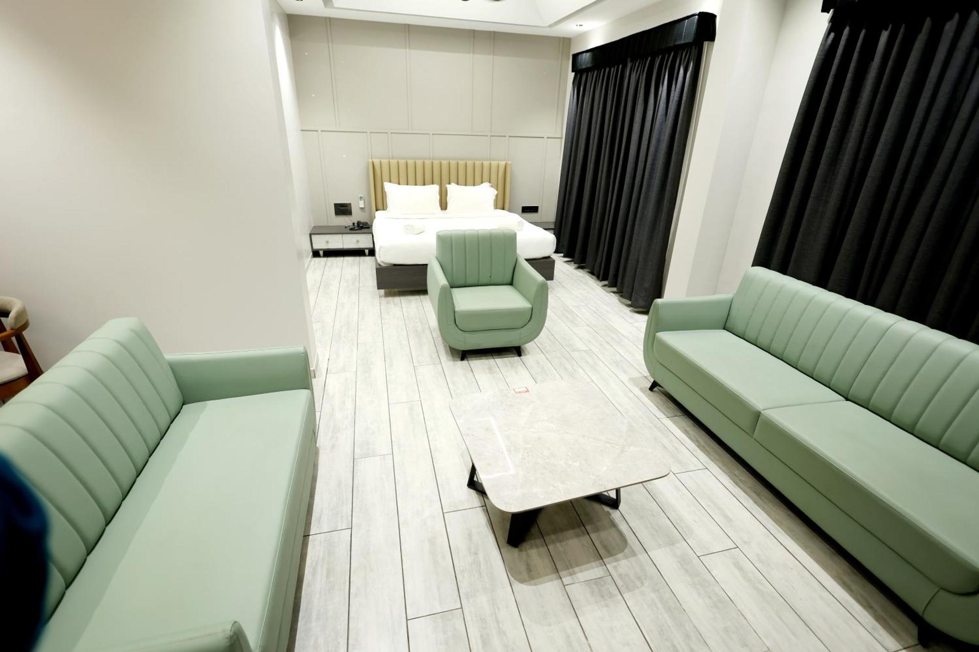 Hotel Statusinn, Ichalkaranji المظهر الخارجي الصورة