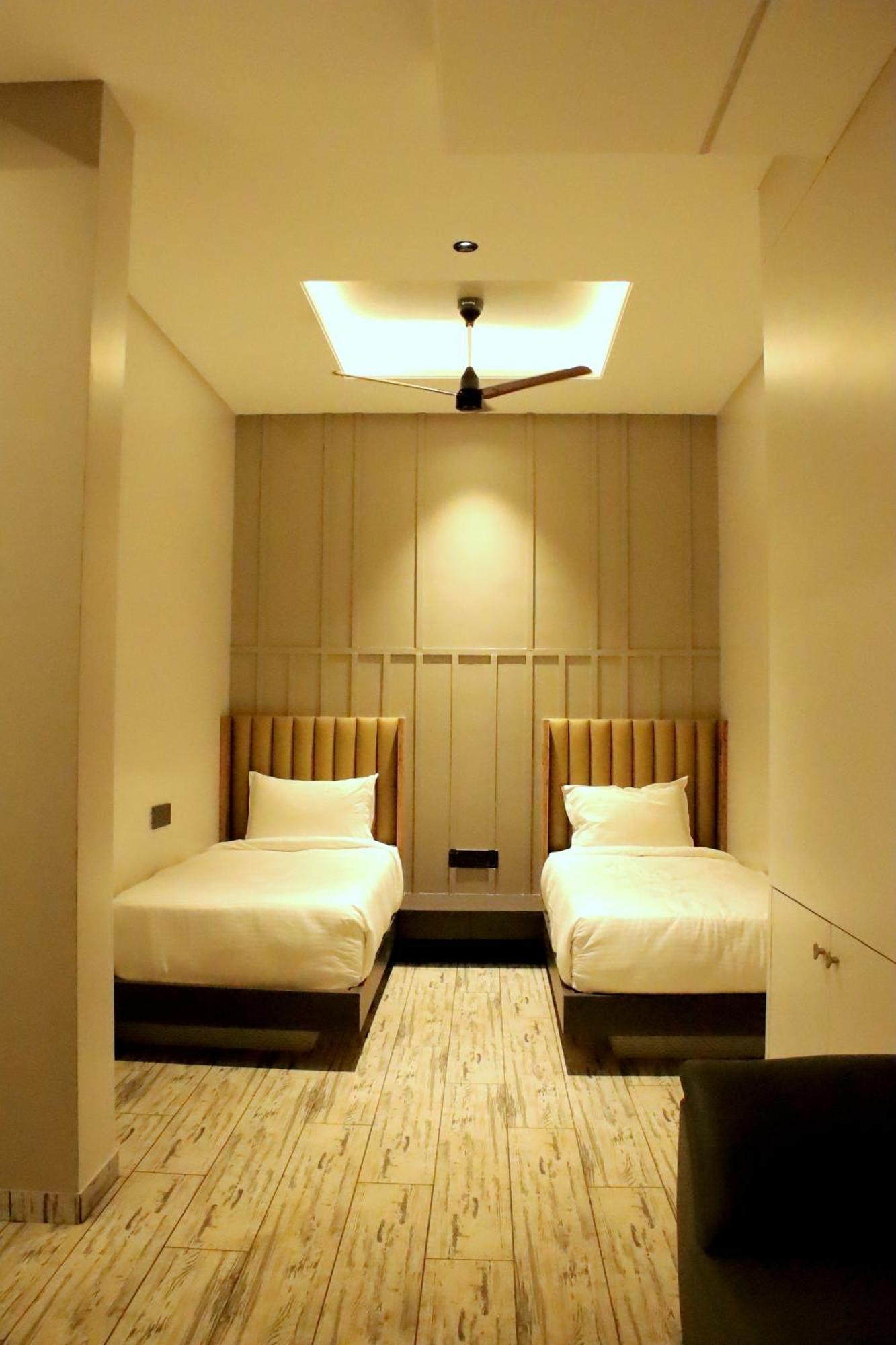Hotel Statusinn, Ichalkaranji المظهر الخارجي الصورة