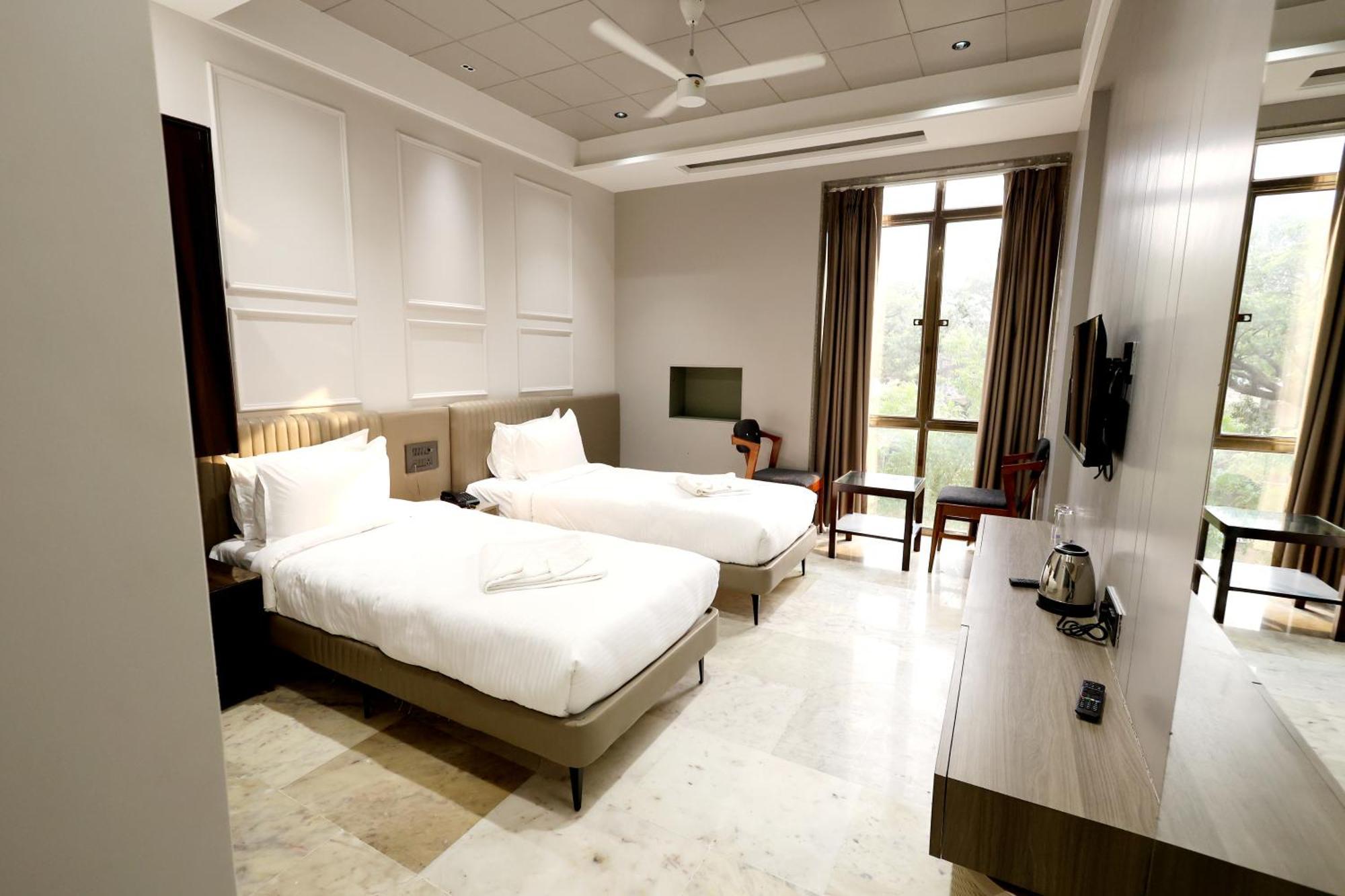 Hotel Statusinn, Ichalkaranji المظهر الخارجي الصورة